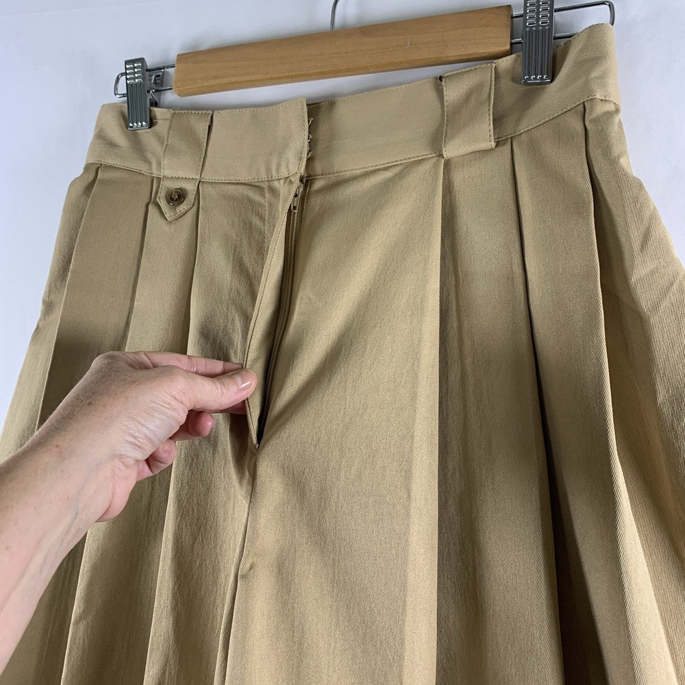 Womens High Rise Pleated Tailored Bermuda Shorts Sz M Khaki Mimimalist Preppy - Picture 3 of 13